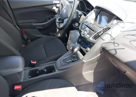 2017 Ford Focus Sel z USA, uszkodzony, nr VIN 1FADP3H22HL339878